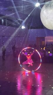 ⭕️LED Cyr Wheel ako súčasť firemného večera🩵Svetelný kostým, LED kruh a nasvietenie priestoru vytvorili atmosféru, do ktorej celé vystúpenie perfektne zapadlo.
#proximashow #ledshow #slovakia #event #cyrwheel