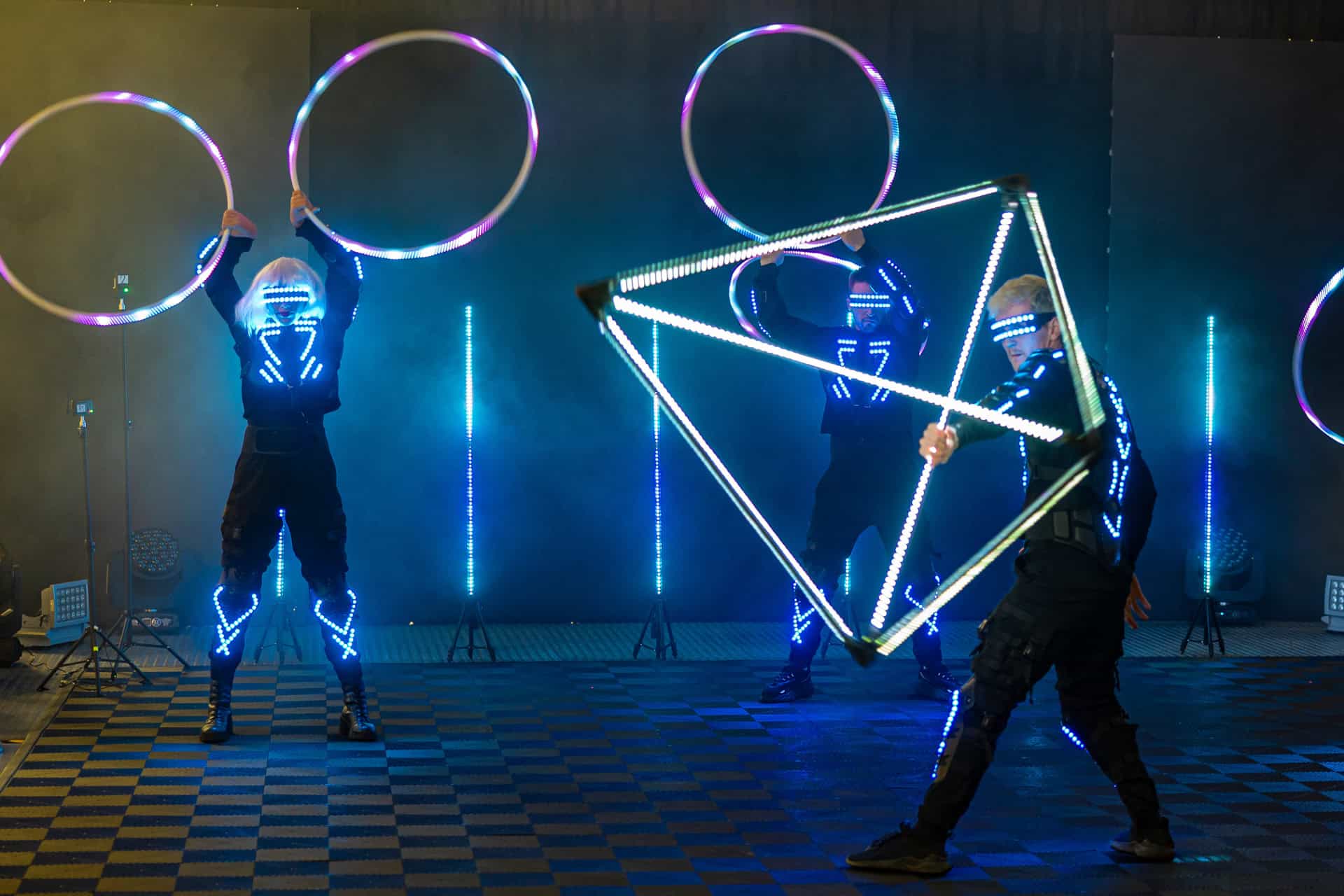 FIRE LED SHOW - Moderná ohňová a svetelná šou na váš event.